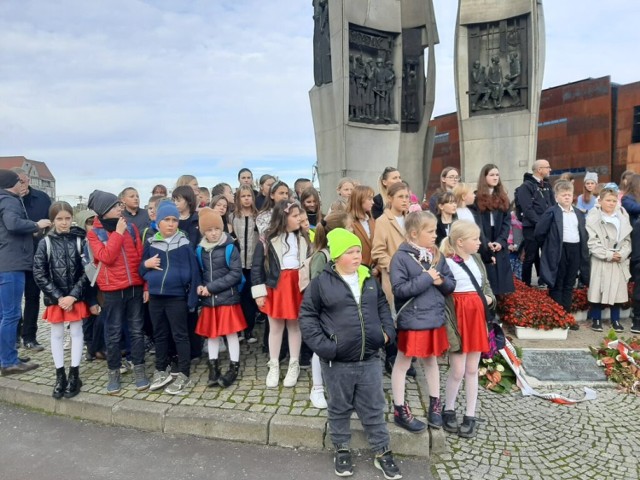 Uczniowie szkoły w Niedamowie wzięli udział w konkursie i zwiedzali Gdańsk.