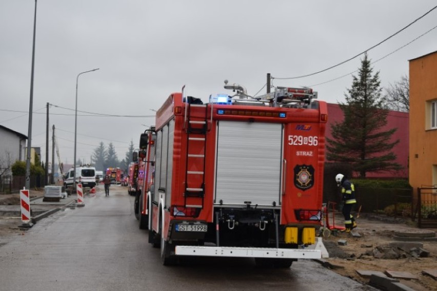 Pożar zakładu zniczy w Starogardzie Gdańskim ZDJĘCIA 