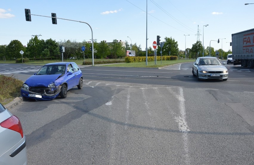 Kolizja na skrzyżowaniu Sikorskiego i Concordii w...