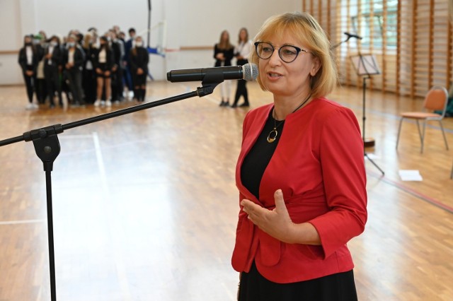 - Tam, gdzie warto dotrzeć nie ma dróg na skróty - podkreślała dyrektor Katarzyna Cedro.