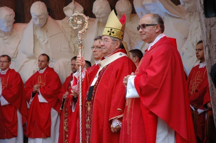 Piaśnica 2012: modlili się w szczególności za zamordowanych kapłanów