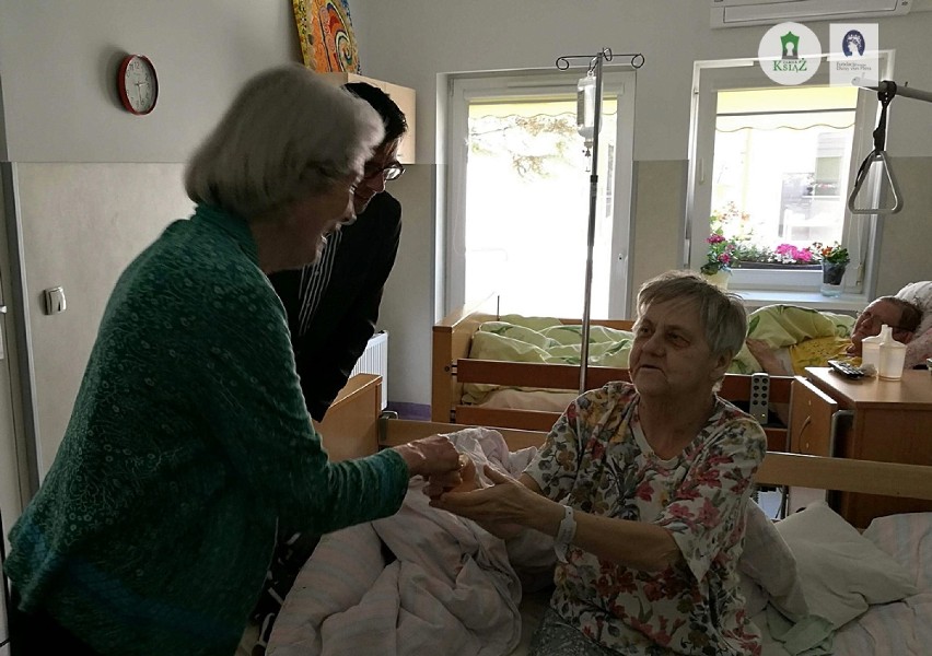 Wizyta księżnej Lilli von Pless w wałbrzyskim hospicjum