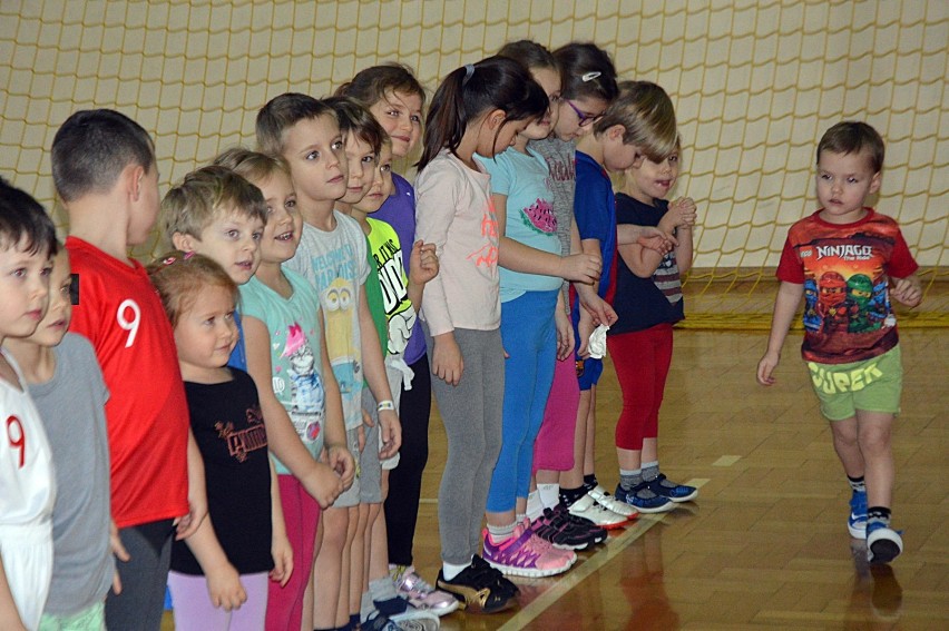 Zajęcia  sportowo- rekreacyjne dla dzieci z przedszkola Sunny Days w Złotowie 