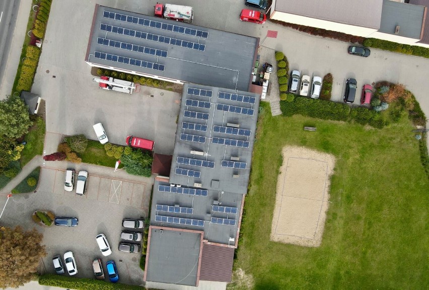 Starogard Gdański. Słoneczne dachy na budynku straży ZDJĘCIA 