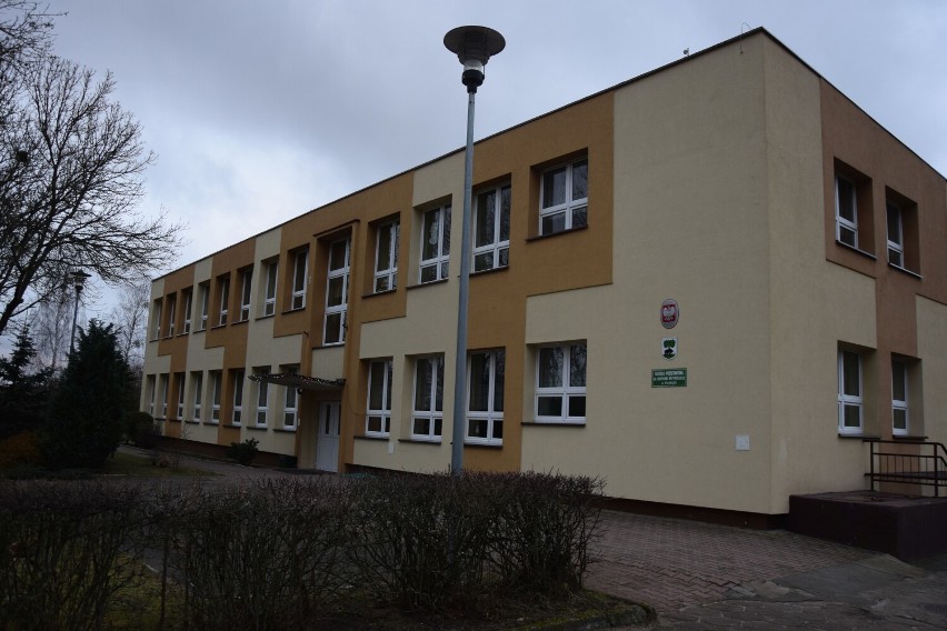 Dawna szkoła w Piaskach
