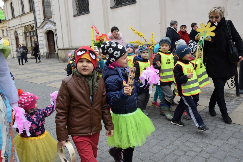 Przedszkolaki powitały wiosnę (ZDJĘCIA)