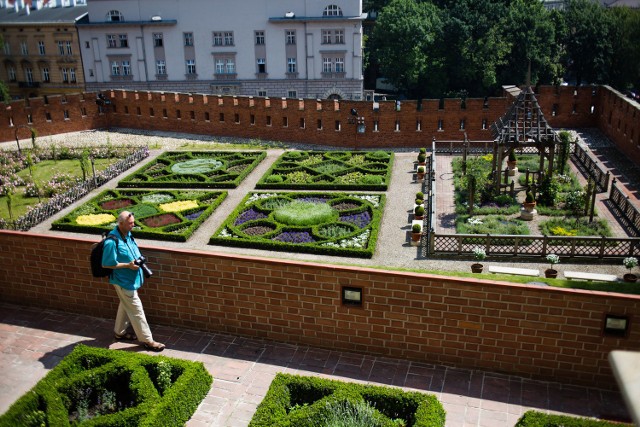 Ogrody królewskie na Wawelu otwarte. Święto Ogrodów 2015