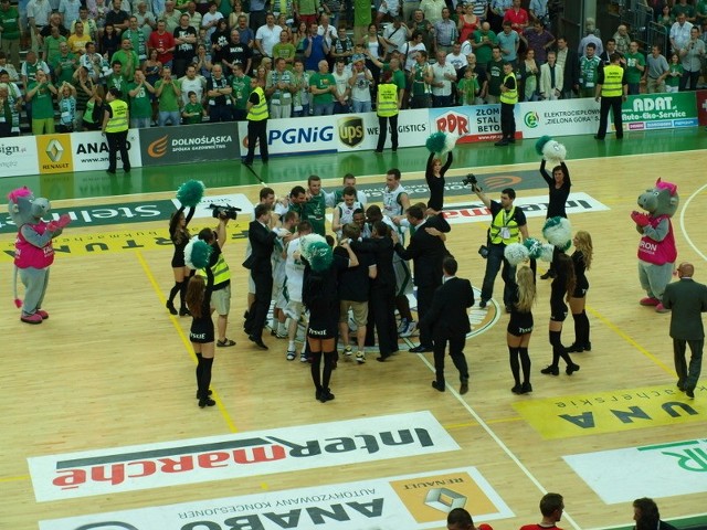 Zielona Góra, 2 maja 2012. Zastal Zielona Góra pokonał Energę Czarni Słupsk 75:73. I zapewnił sobie miejsce w pierwszej czwórce Tauron Basket Ligi.