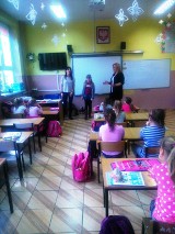 Lekcja języka migowego w Zespole Szkolno-Przedszkolnym w Grzegorzewie [ZDJĘCIA]