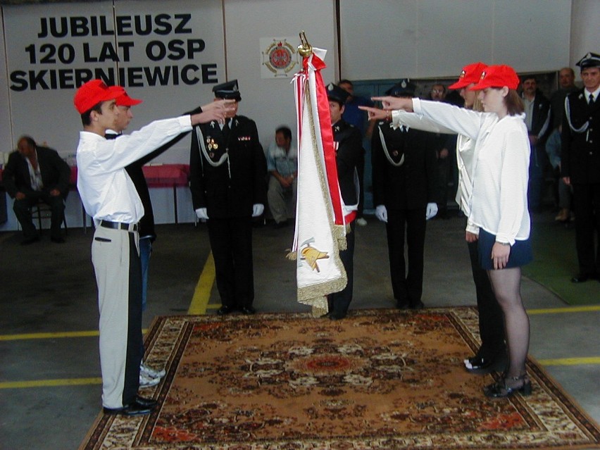 W 2000 roku grupa młodych skierniewiczan wstąpiła w szeregi...