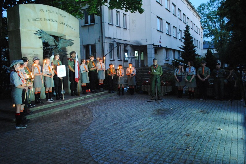 Oddali hołd bohaterom i ofiarom akcji "Pensjonat" podczas marszu wolności w Jaśle [ZDJĘCIA]