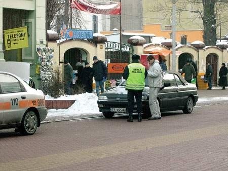 Mandaty lepiej płacić, bo może się okazać, że wzorem Szczecina w Łodzi również podczas kontroli będą pojawiać się komornicy i zabierać samochody.
