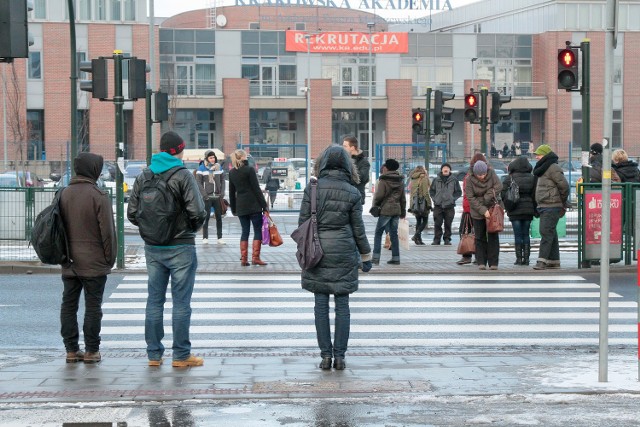 Przez błąd w programie na zmianę świateł czeka się 7 minut