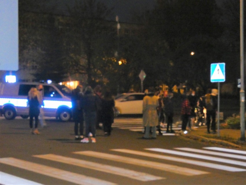 Wieczorny "Strajk Kobiet" w centrum Piły [ZDJĘCIA]