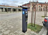 Zamość. Pomoc czy „łupienie”? Chodzi o działające parkomaty przy... bezpłatnych parkingach