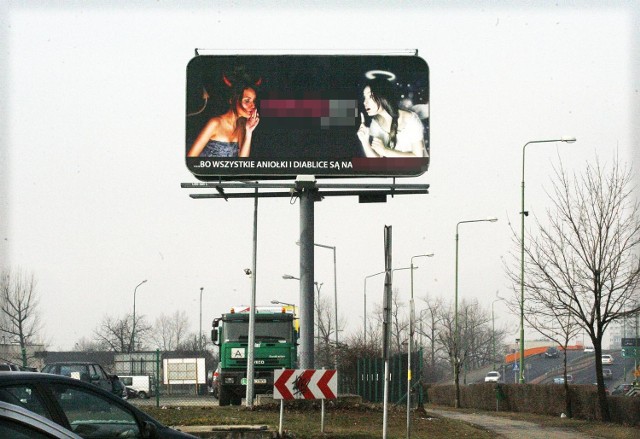 Billboard Legnica: reklama strony z treściami pornograficznymi