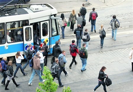 Wrocław: MPK poprawi komfort jazdy pasażerów - wypierze siedzenia w tramwajach
