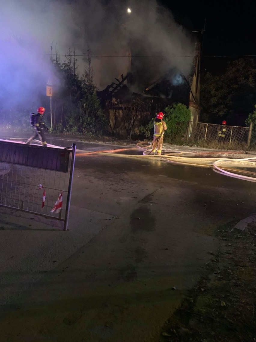 Pożar w Bielsku-Białej. W nocy spłonął budynek przy ul. Pocztowej