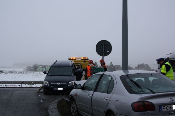 Wypadek Miąskowo pod Środą Wielkopolską. Siedem osób w szpitalu [ZDJĘCIA]