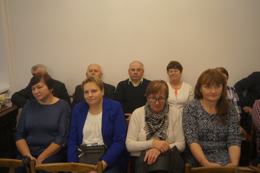 Pierwsza sesja Rady Gminy Osjaków. Radni złożyli ślubowanie[FOTO, FILM]