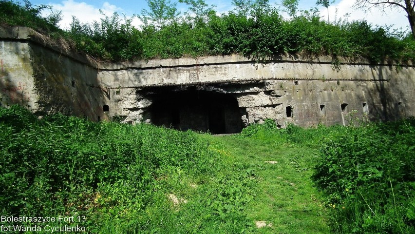 Fort nr XIII, należący do zewnętrznego pierścienia Twierdzy...