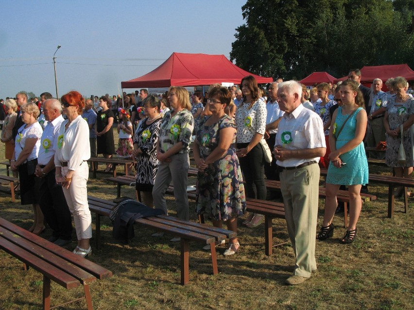 W Sadłogoszczy rolnicy z gminy Barcin świętowali dożynki [zdjęcia, wideo]