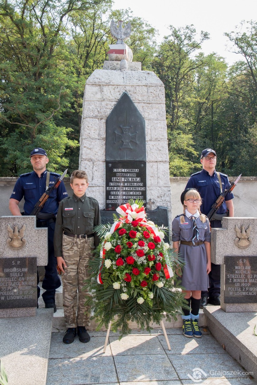 W Działoszynie upamiętniono ofiary II wojny światowej [ZDJĘCIA]