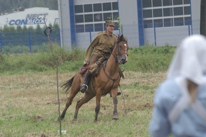 Pilnik militarny przy schronie bojowym uświetnił pokaz...