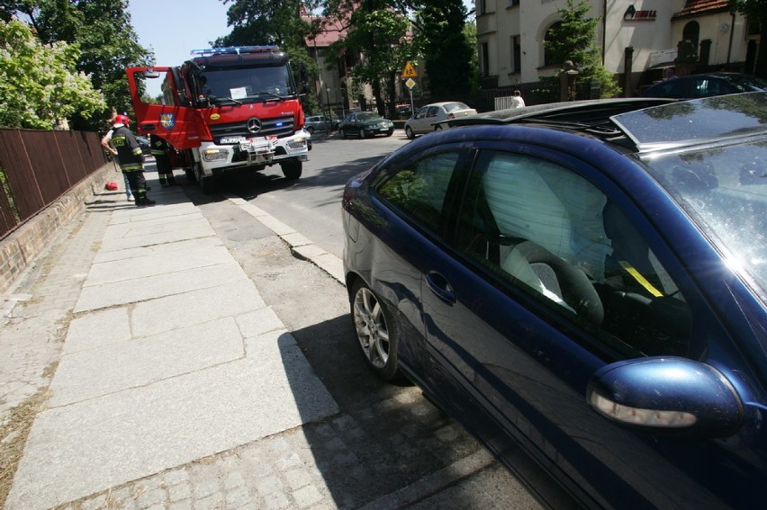 Wypadek na ulicy Rataja w Legnicy (ZDJĘCIA)