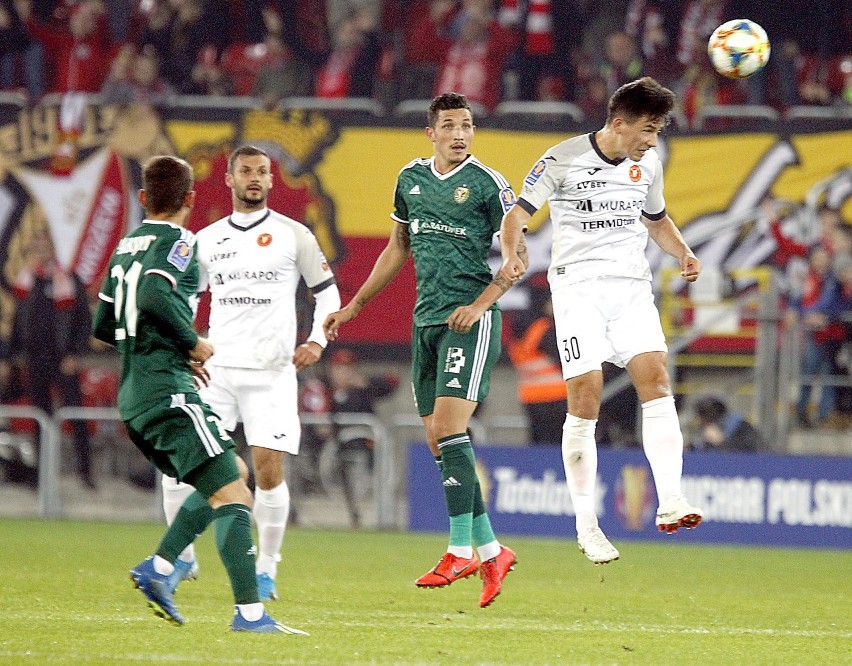 Totolotek Puchar Polski: Widzew - Śląsk 2:0. Kibole Śląska dymili. Widzew wygrał i awansował [ZDJĘCIA]