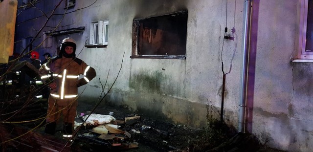 Pomieszczenia są spalone, z okien wystrzeliły szyby. Straty w wyniku wybuchu wstępnie oszacowano na 30 tysięcy złotych.