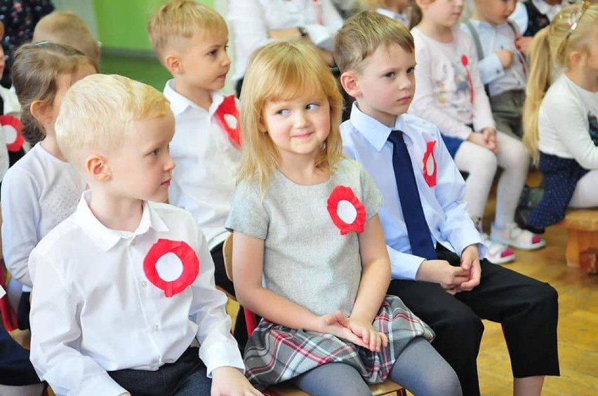 Patriotycznie u przedszkolaków. Biało - czerwony dzień w Słoneczku (ZDJECIA) 