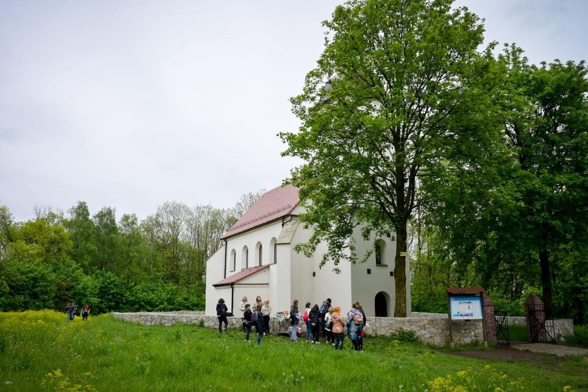 W czwartek 18 maja odbył się XV Pieszy Rajd na wzgórze św....