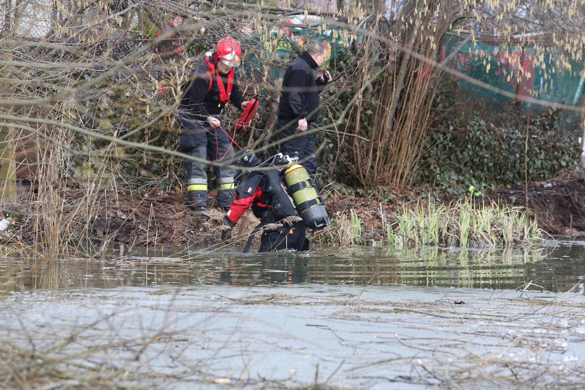 Szczecin: Tragiczny finał zabawy na lodzie. Chłopcy nie żyją