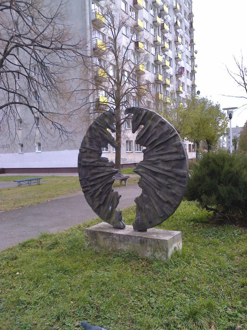 Rzeźba Wiesława Jelonka w Parku XXV-lecia.