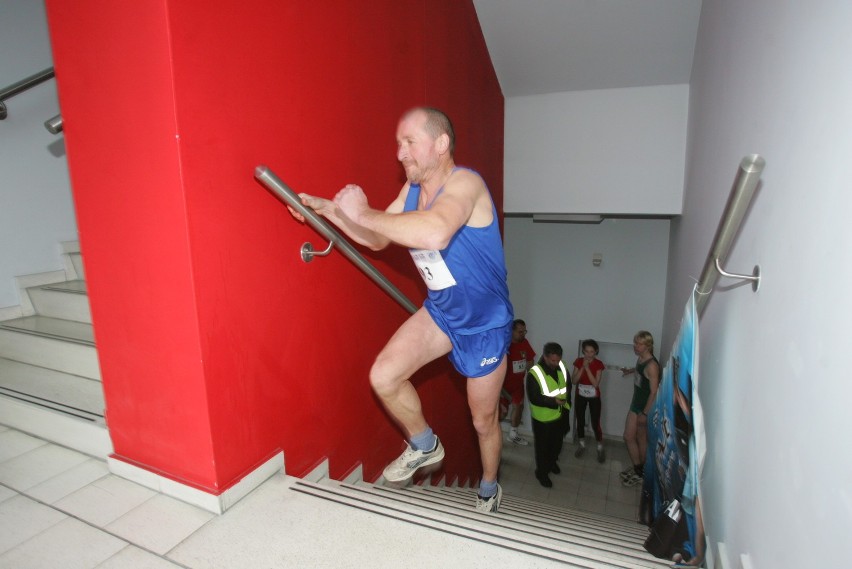Bieg po schodach na Stadionie Narodowym