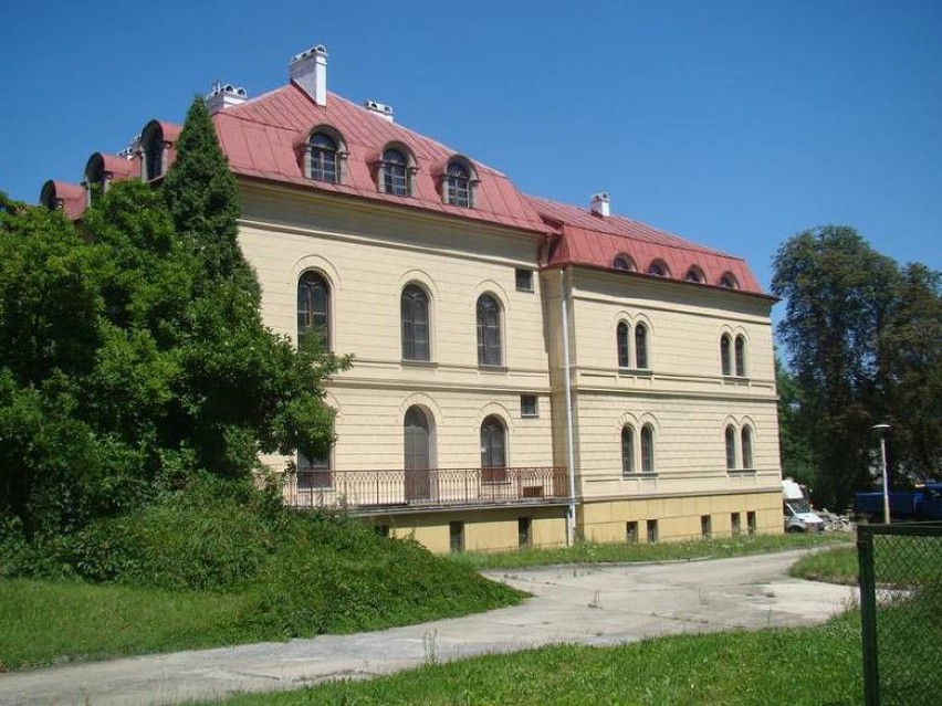 Pałac w Grojcu (gm. Oświęcim) od przeszło 20 lat stoi pusty....