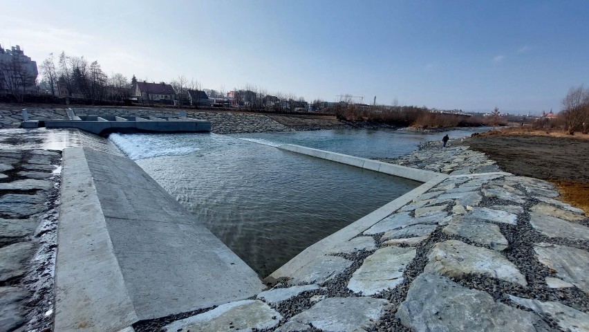 Nowy Sącz. Trzy progi na Kamienicy już przebudowane. Rzeka ma być przyjazna dla ryb i atrakcyjna dla sądeczan  
