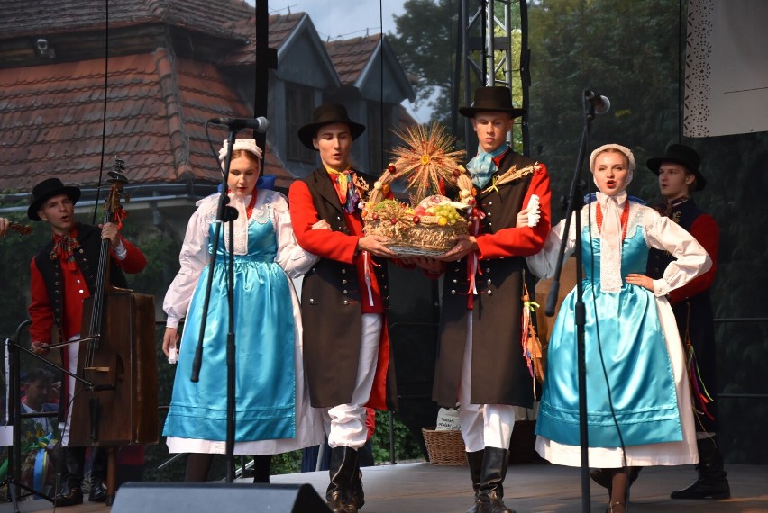 Szamotuły. II Przegląd Folkloru i Twórczości Ziemi Szamotulskiej "Jakżem jechoł do Szamotuł"