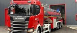Dąbrowscy strażacy mają dwa nowe wozy: terenówkę oraz cysternę 