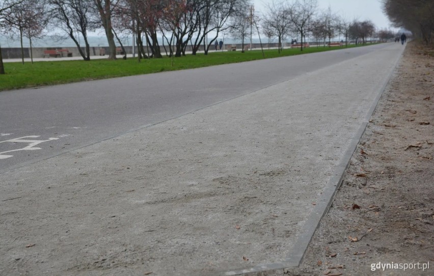 Przy Bulwarze Nadmorskim na biegaczy czeka już nowa 600-metrowa bieżnia