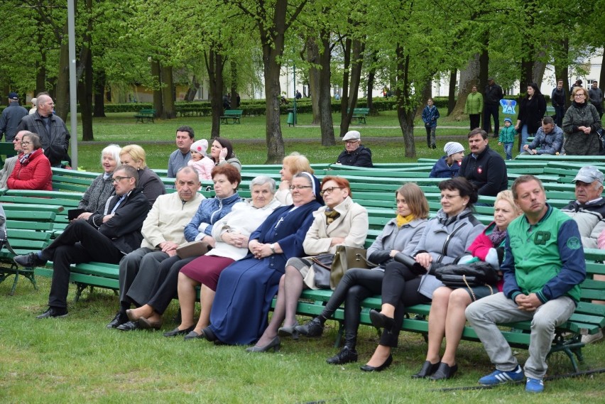 3 maja w Końskich. Koncert Jacka Wójcickiego na finał uroczystości. Byłeś - znajdź się na zdjęciu