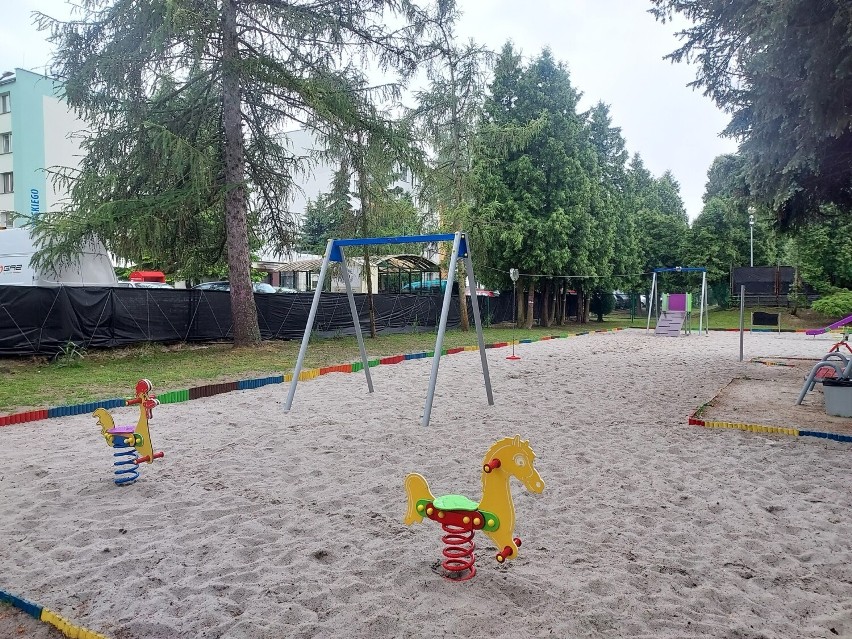 W prawobrzeżnej części Sandomierza powstał nowy plac zabaw. Zamontowano na nim wiele urządzeń. Zobacz zdjęcia