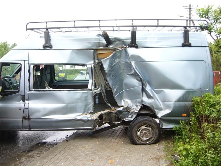 Wypadek w Brzostku. Zderzyły się dwa pojazdy [zdjęcia]