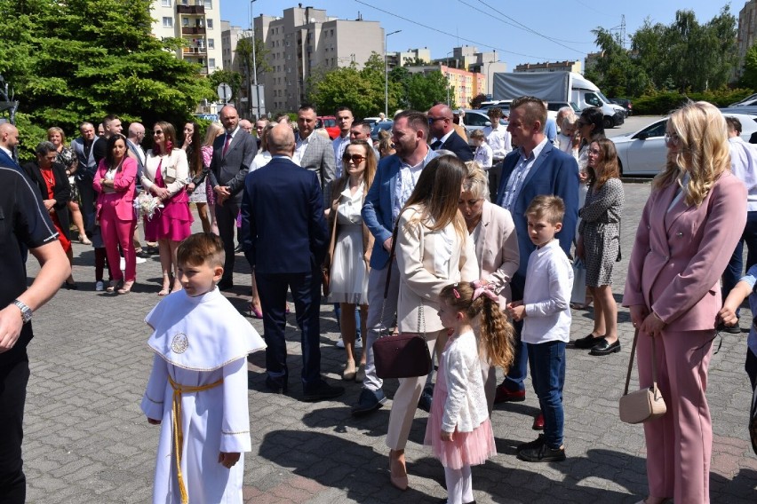 Pierwsza komunia święta w parafii pw. św. App. Piotra i Pawła w Kaliszu. ZDJĘCIA