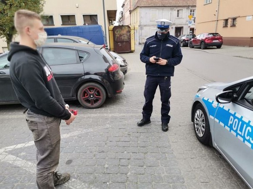 Powiat górowski. Górowscy policjanci codziennie sprawdzają czy mieszkańcy pamiętają o nowych obostrzeniach [ZDJĘCIA]