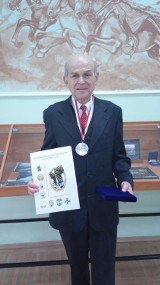 Medal i odznaka dla Macieja Świderskiego
