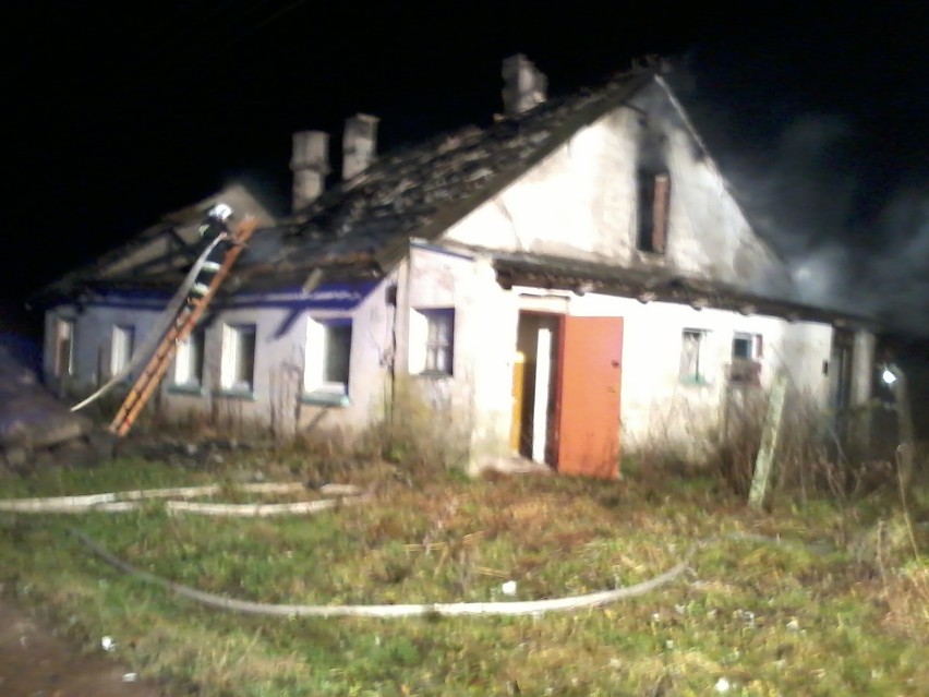 spalone poddasze domu w Kołozębiu
