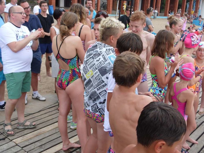 Zawody pływackie nad Jeziorem Durowskim