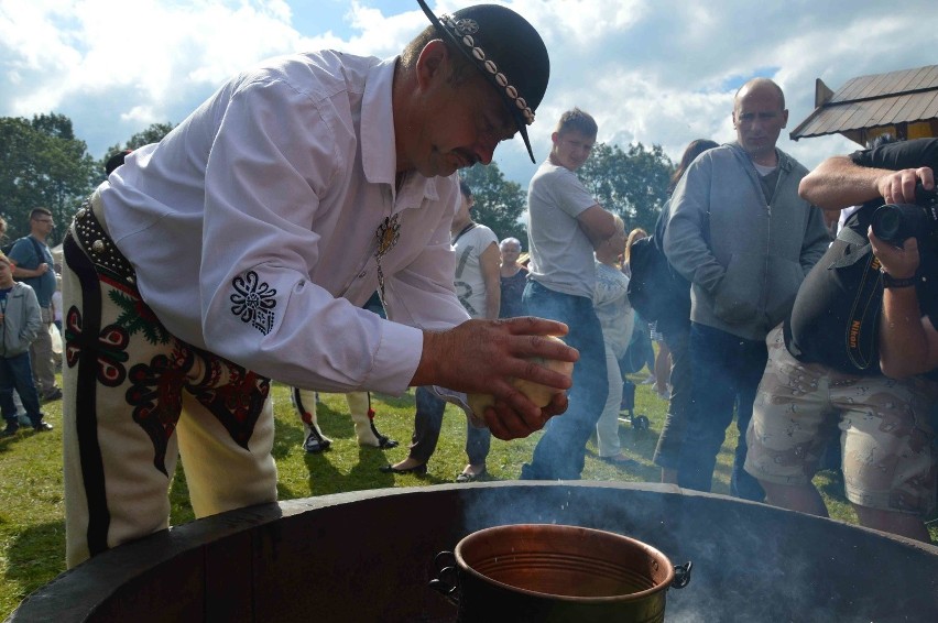 Najlepszego oscypka zjemy na Polanie Szymoszkowej [ZDJĘCIA]